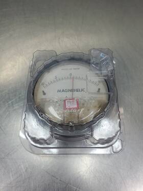 W52ad-ch Dwyer W52ad Ch Magnehelic Gauge 10 Inches Of Water Max. 6d-13 W52ad-ch Dwyer W52ad Ch Magnehelic Gauge 10 Inches Of Water Max. 6d-13