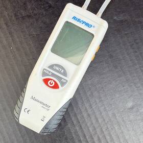 Risepro 201809018833 Digital Manometer Auto-off Air Pressure Meter Mpn